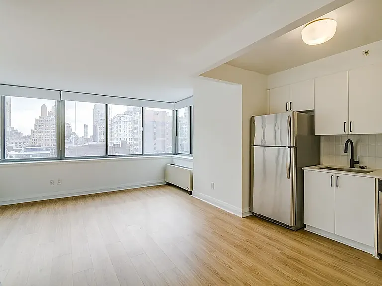 800 6th Ave #21A — Photo 5
