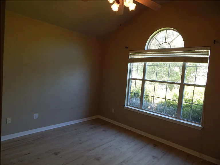 601 Abbeyglen Castle Dr — Photo 20