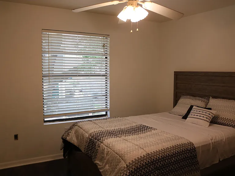 4634 SW 45th Ln — Photo 16