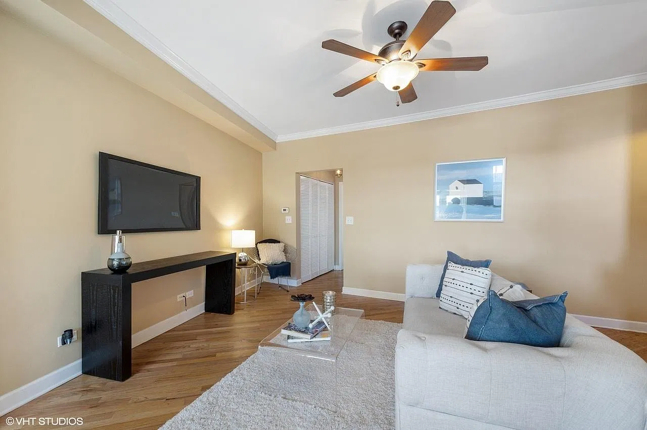 1 bed, 900 sqft, $1,895 — Photo 3