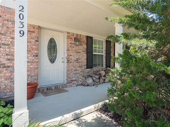 4th image of 2039 S Odell St