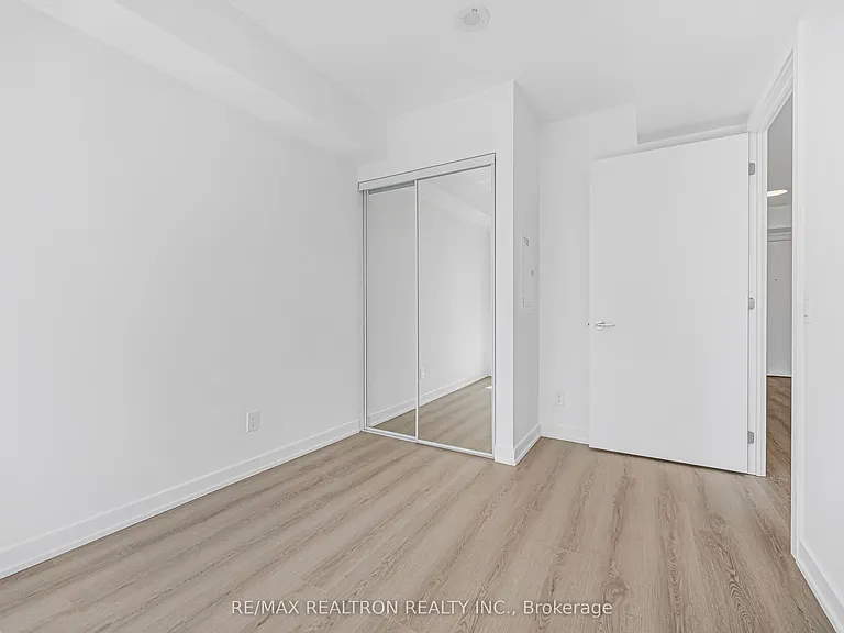 100 Queens Cay E #2508 — Photo 30