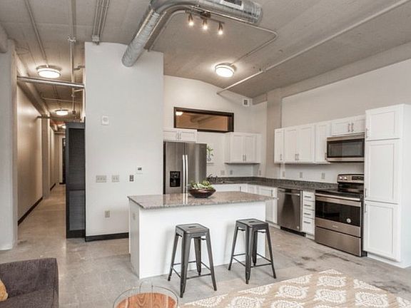 4th image of 736 Federal St #1504