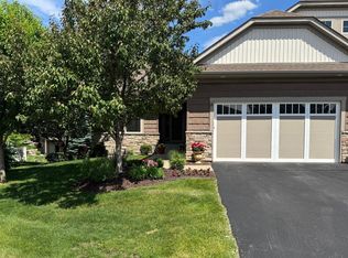 10788 Lyndale Bluffs Trl, Bloomington, MN 55420