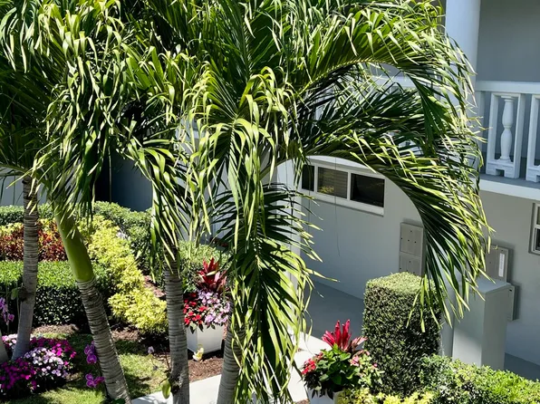 32 Colonial Club Drive #203, Boynton Beach, FL 33435