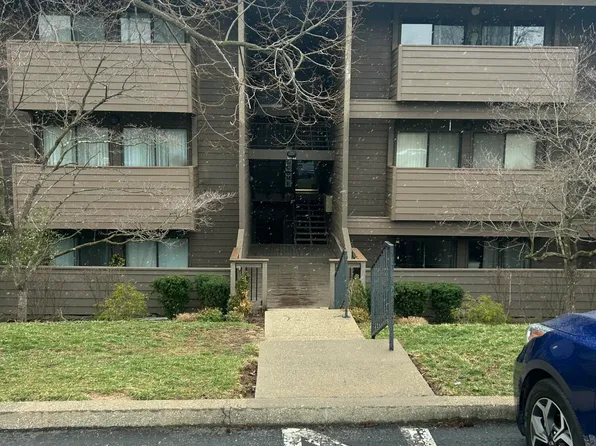 750 Shaker Dr APT 608, Lexington, KY 40504