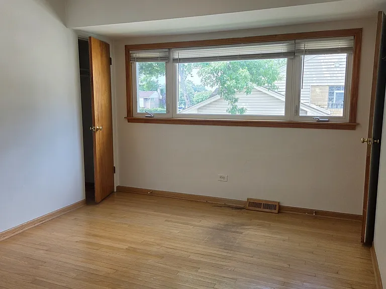8418 W Crain St — Photo 32