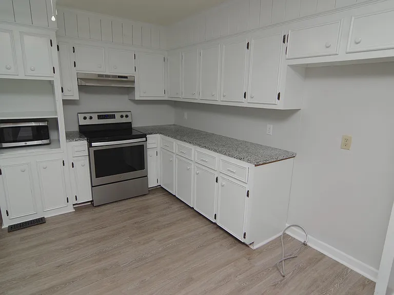 123 Valley Springs Rd — Photo 10