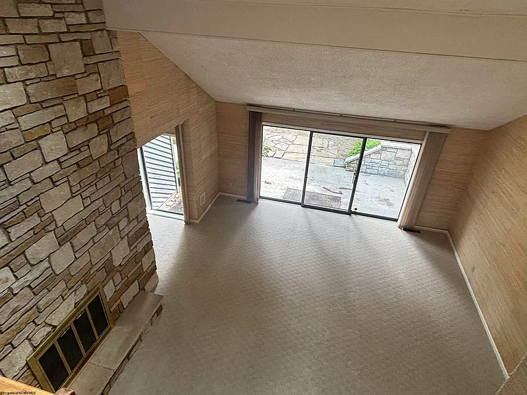 104 Lakeview Dr — Photo 23