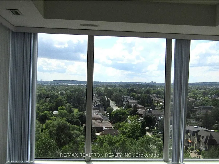9608 Yonge St #1506 — Photo 10