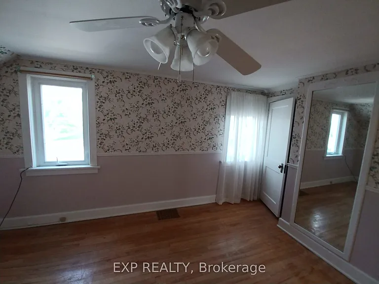 162 Woodroffe Ave — Photo 14