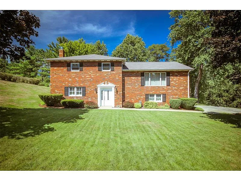 104 Mildred St photo 1