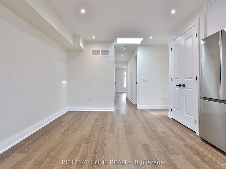 39 15th St #3 — Photo 9