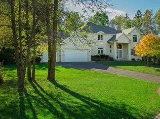 6060 Spruce Hill Ct, Shorewood, MN 55331