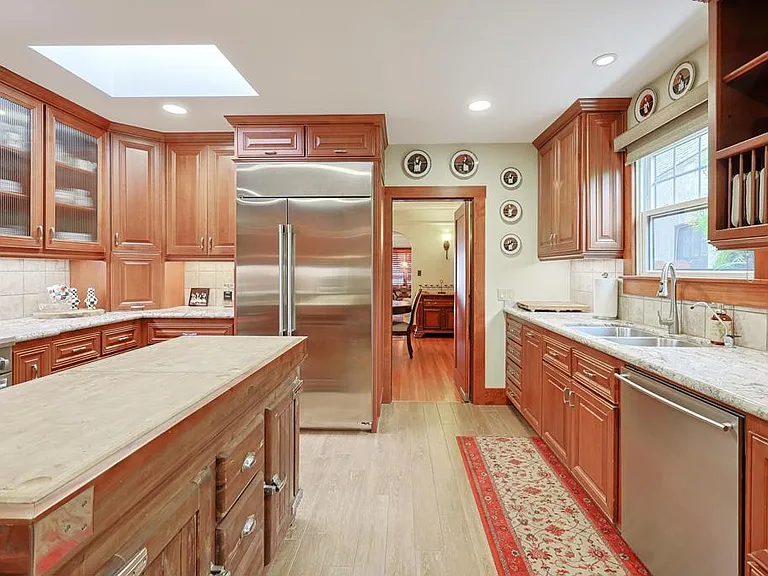 1027 Encino Row — Photo 11