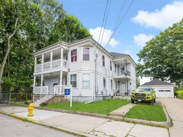 133 Cleveland St, Central Falls, RI 02863