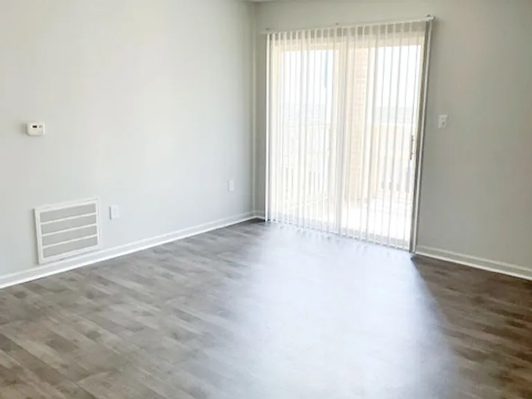 881 Powell Dr — Photo 15