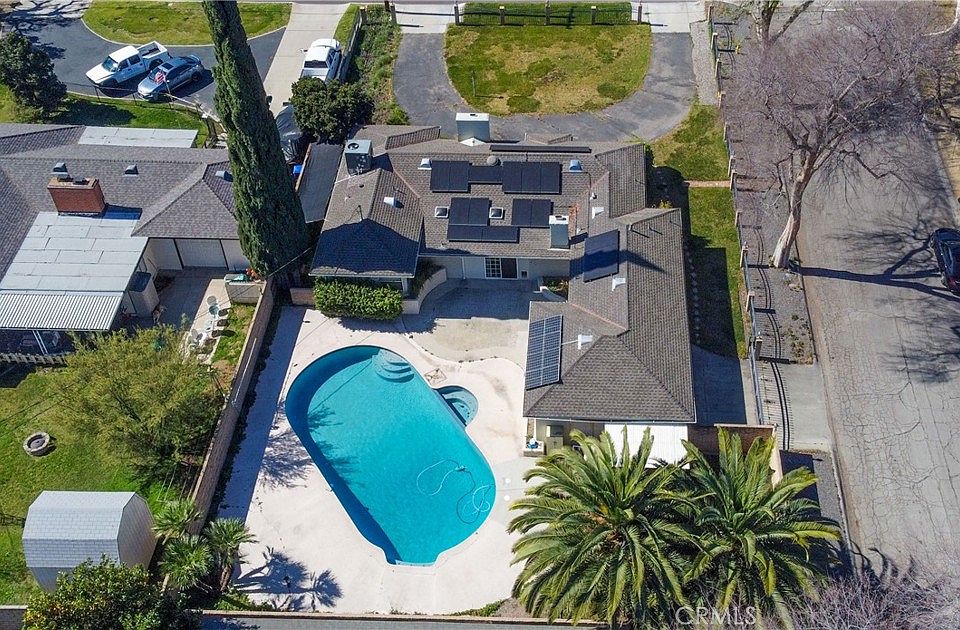 1st image of 2463 Valencia Ave