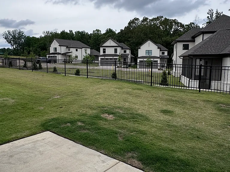 674 Miramar Ln — Photo 2
