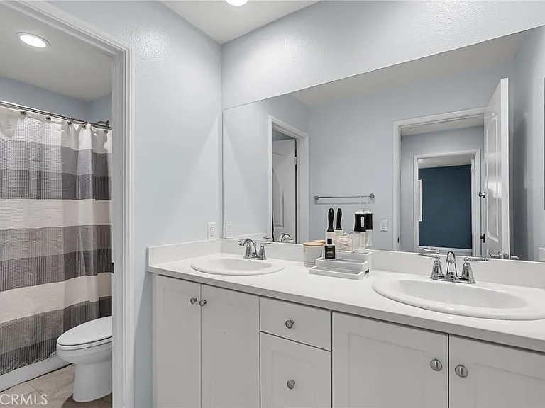 16064 Symphony Ln — Photo 37