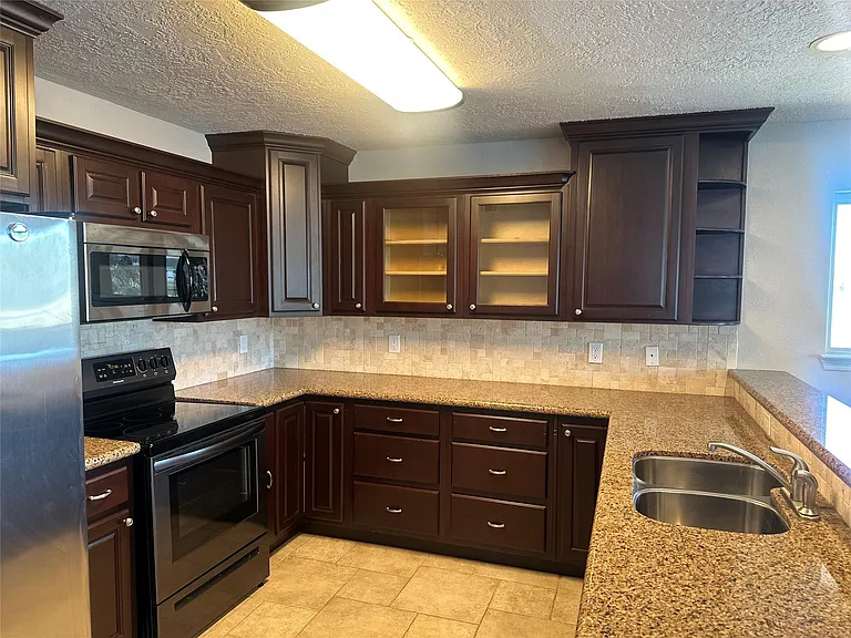 20527 Rio Villa Dr — Photo 13