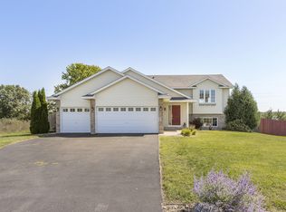 214 Plum Tree Ln, Somerset, WI 54025