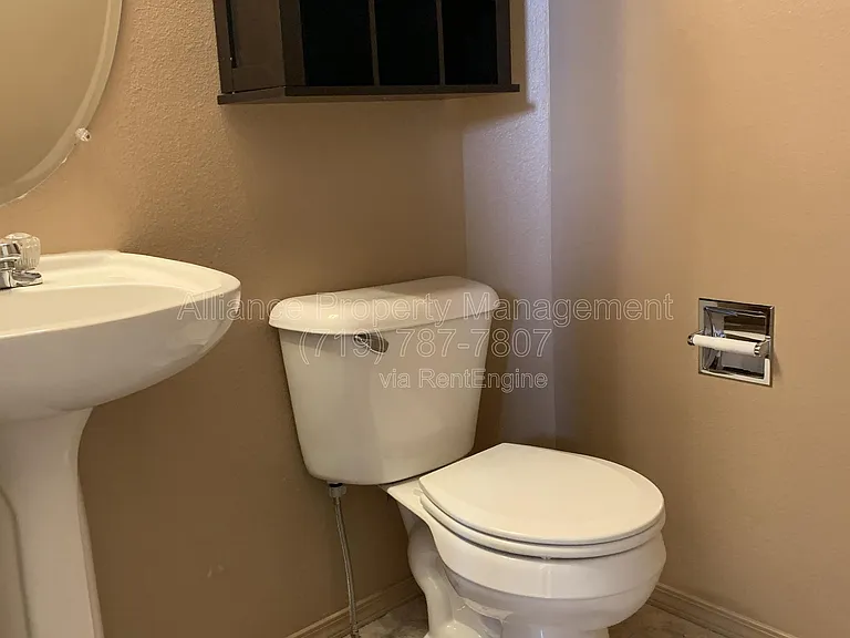 212 Oxbow Dr — Photo 14