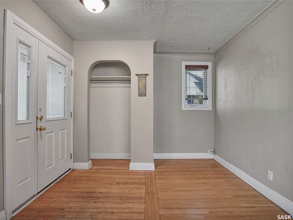 1st image of 1209 Broadway Avenue