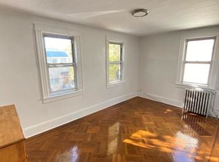 70-33 69th St #2, Ridgewood, NY 11385