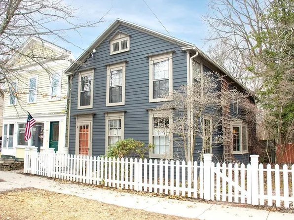 10 Hudson Street, Kinderhook, NY 12106