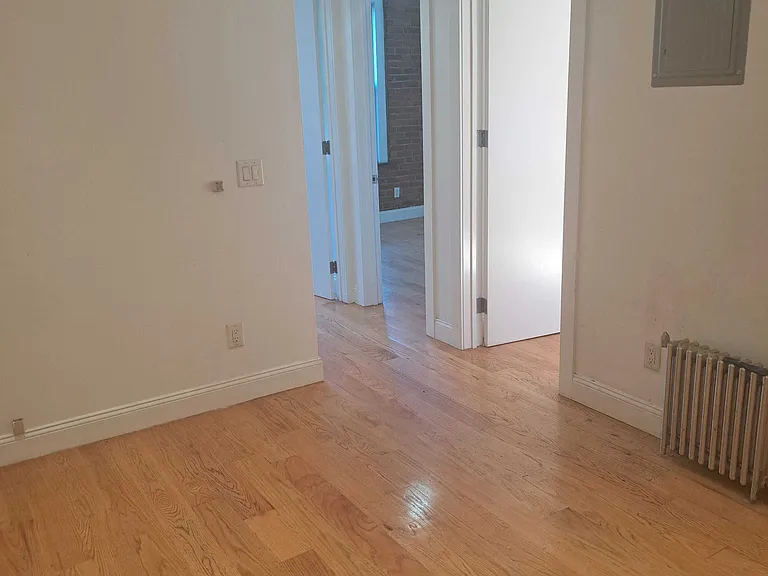 3694 Broadway #2C — Photo 2