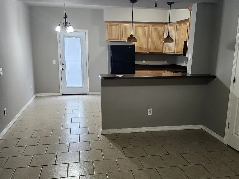 Kitchen/ dining