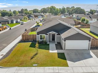 1275 Mary Ave, Benton City, WA 99320