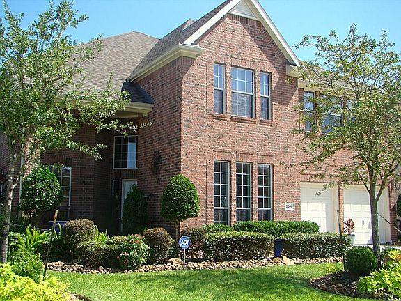 Beautiful corner lot with lush landscaping!