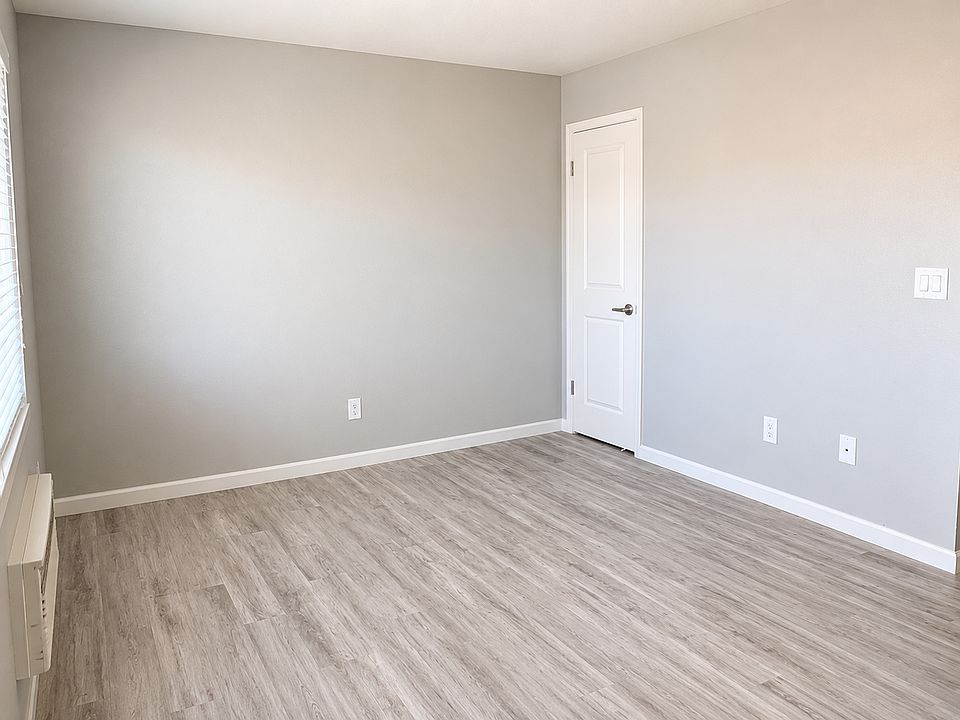 1st image of 40 La Rue Ave APT 4