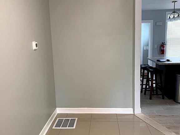 4th image of 7-38 Lake St Floor 1