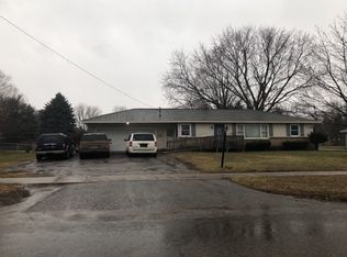 2330 Rosewood St, Jenison, MI 49428