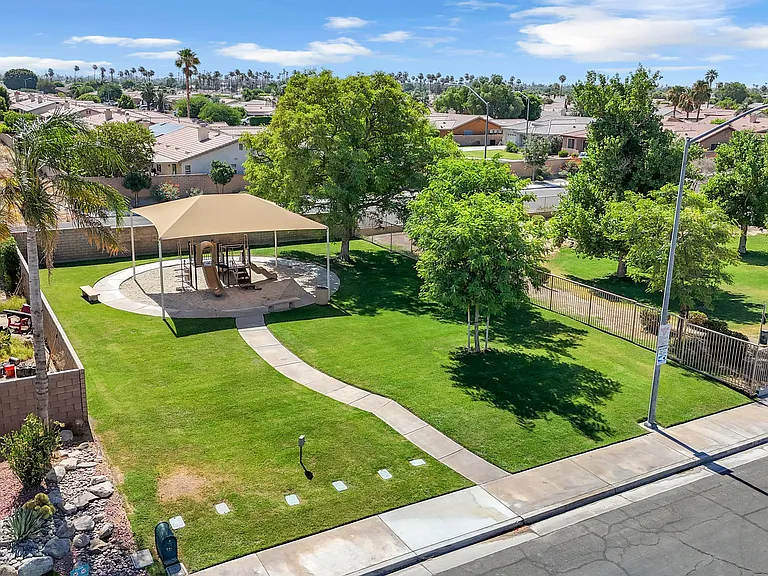 47383 Bahama Ct — Photo 51