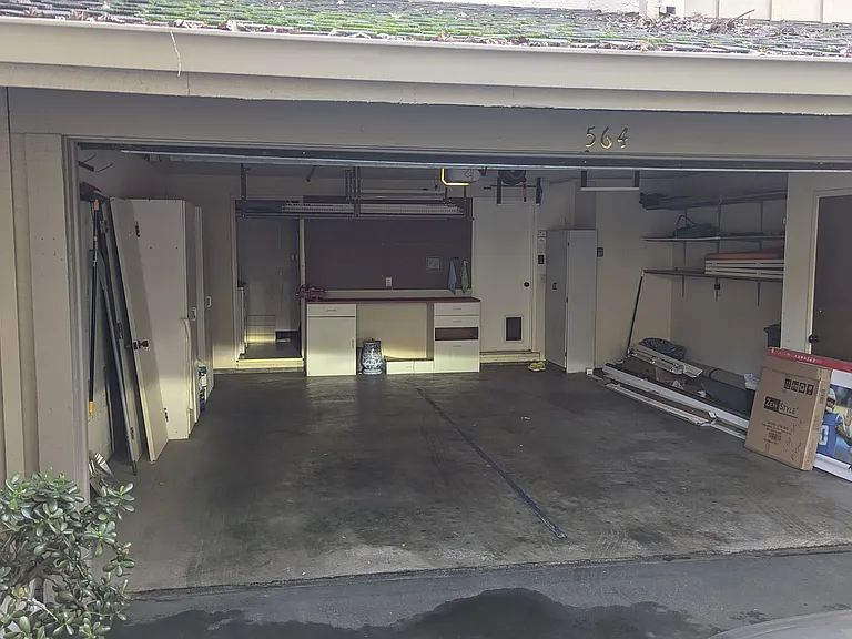 564 Sand Hill Cir — Photo 40