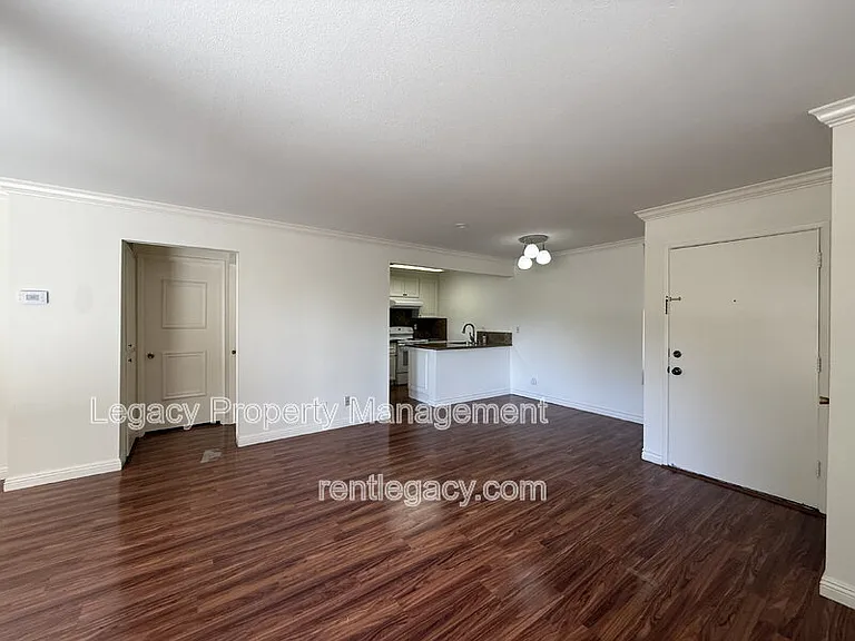 5460 Concord Blvd #B4 — Photo 5