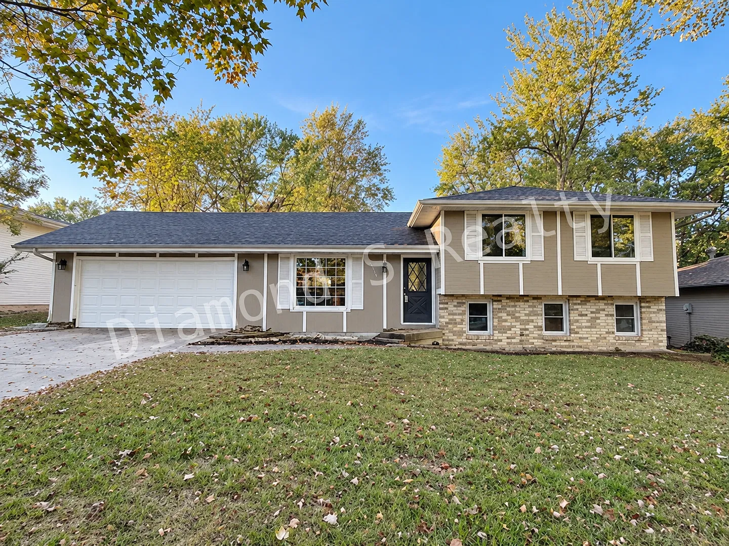 3 Bed/2.5 Bath Located in Established Southwest Springfield Neighborhood! — Photo 1