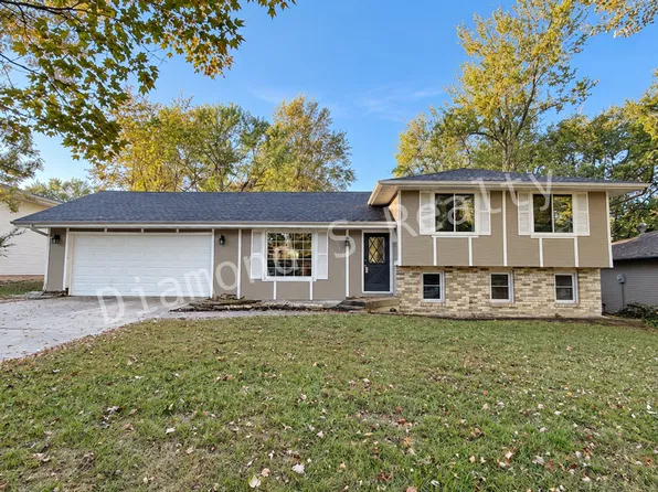 2516 W Blackburn Dr, Springfield, MO 65807