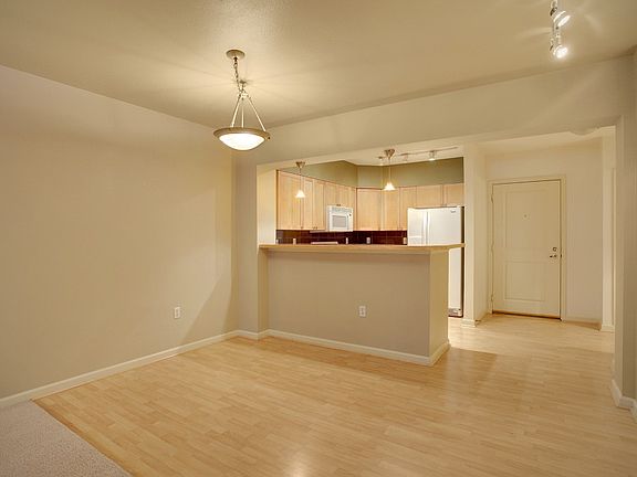 5th image of 1525 NW 57th St Unit 202