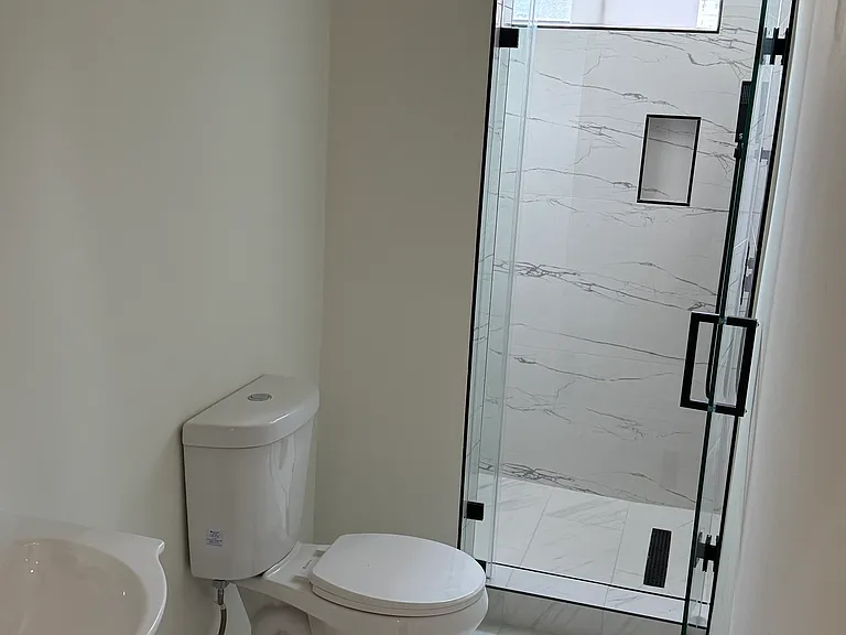 737 N Ridgewood Pl #741-1/2 — Photo 7