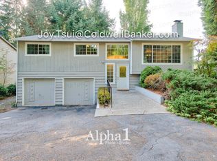 3004 NE 100th St, Seattle, WA 98125
