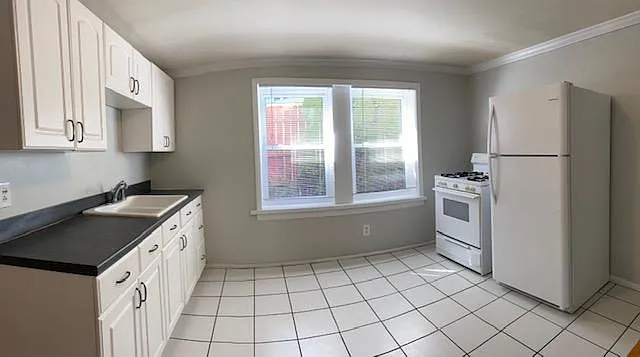 5042 N Oakley Ave #B — Photo 7