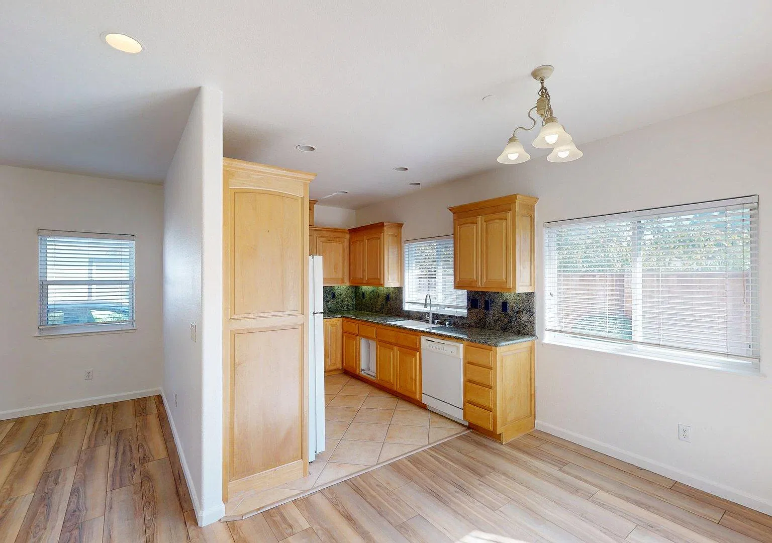 1 bed, 720 sqft, $3,300 — Photo 4