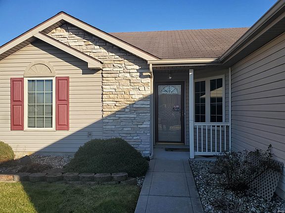 2nd image of 725 S Redstone Ct