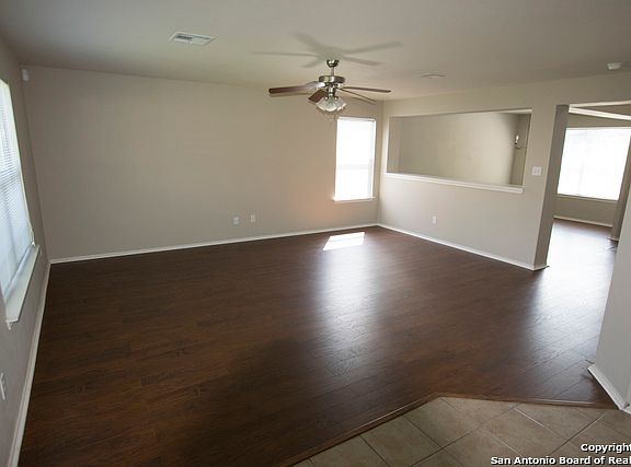4th image of 224 Clydesdale St
