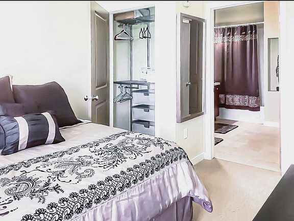 4th image of 200 Manufacturers Rd APT 713